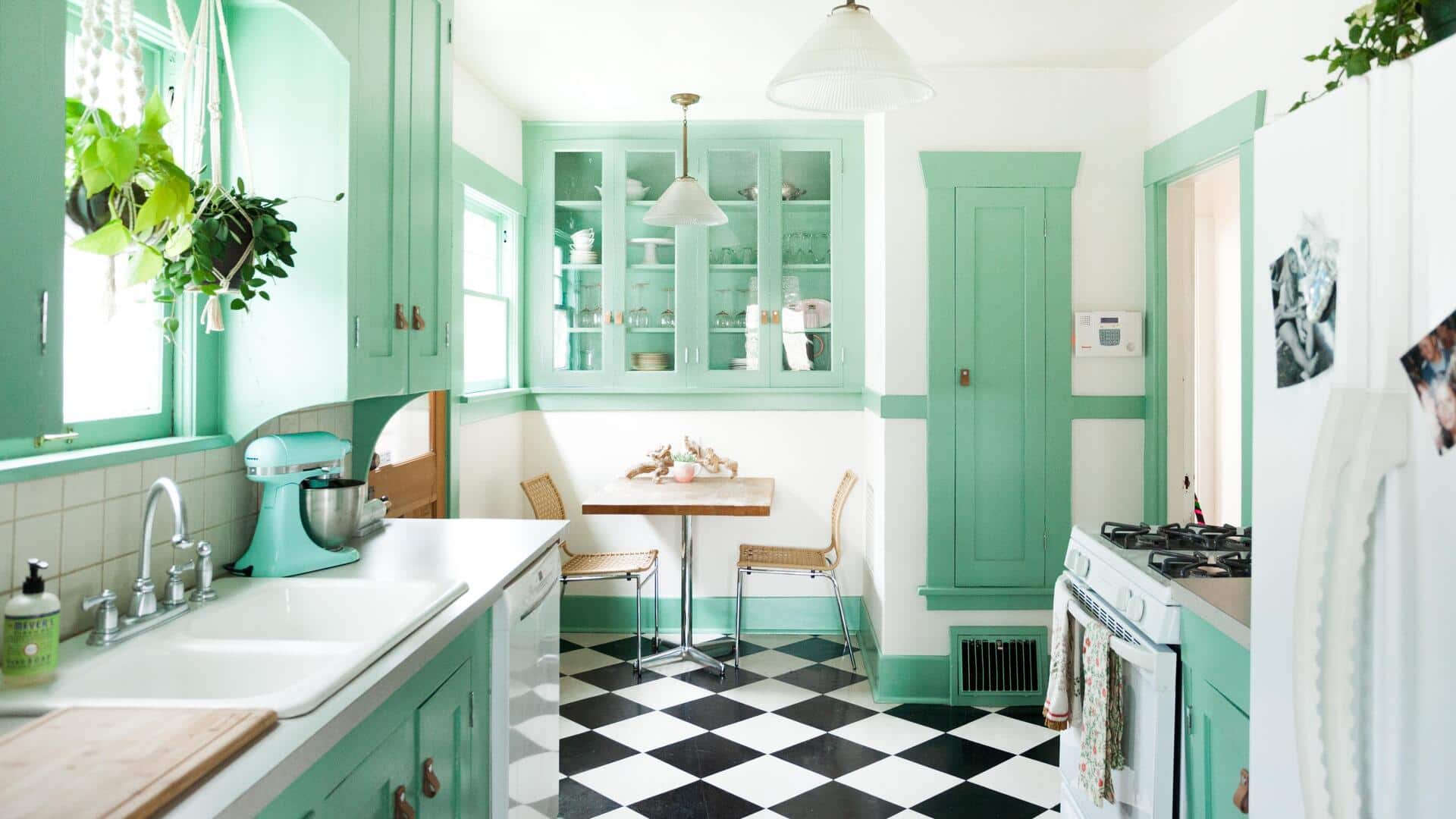 5 essential items for that retro kitchen decor 5 essential items for that retro kitchen decor