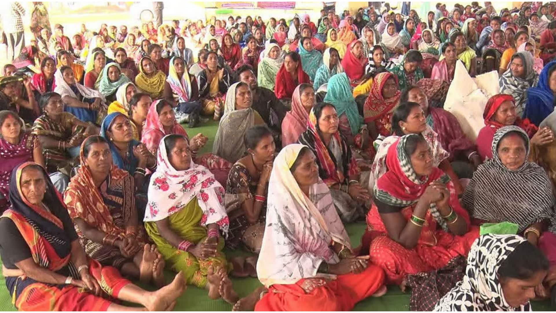 Chhattisgarh school cooks protesting ₹66 wage, booked for rioting