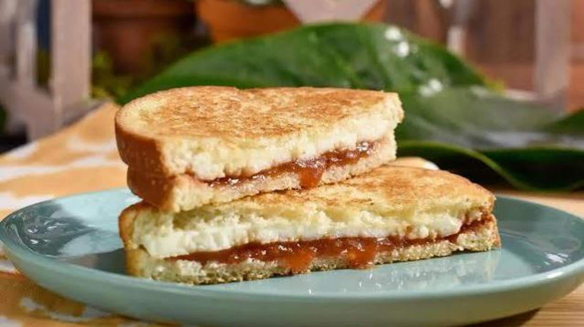 Have you tried this guava-stuffed toast? 