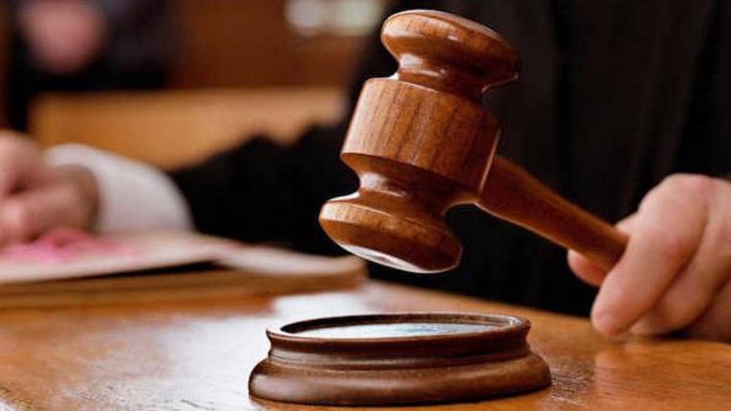 Kerala cannot give in to pressure groups: SC Kerala cannot give in to pressure groups: SC