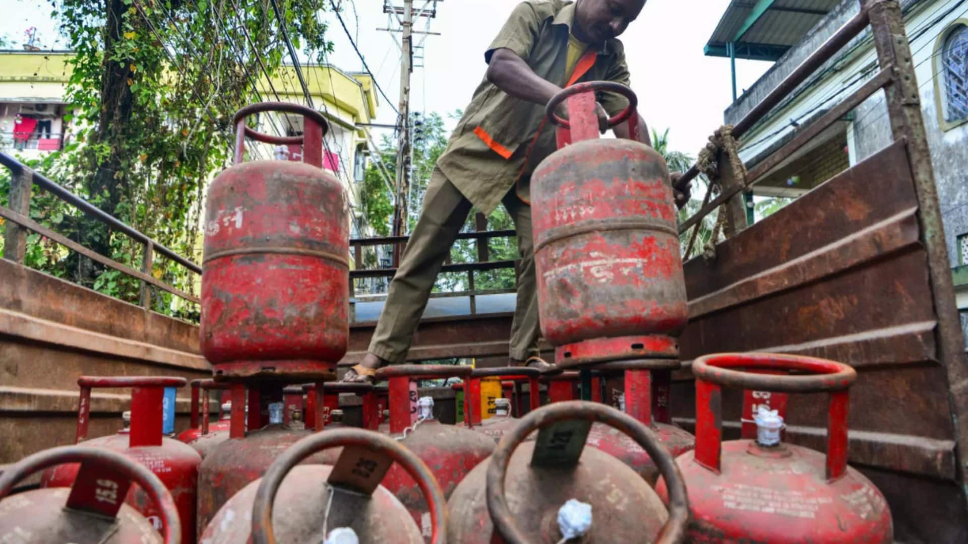 Delhi allocates ₹260cr for free LPG cylinder on Holi, Diwali 