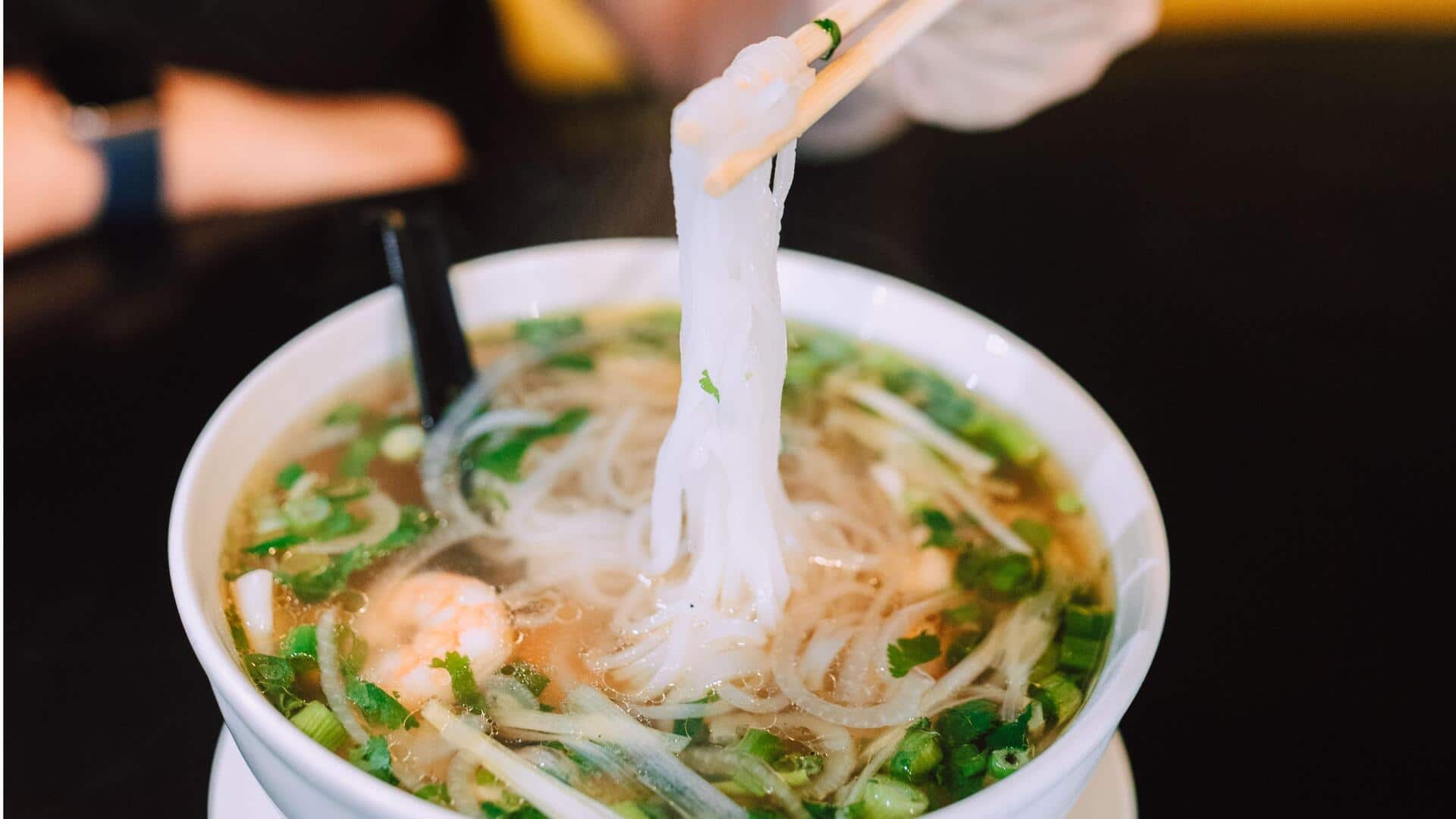 How to eat pho the right way