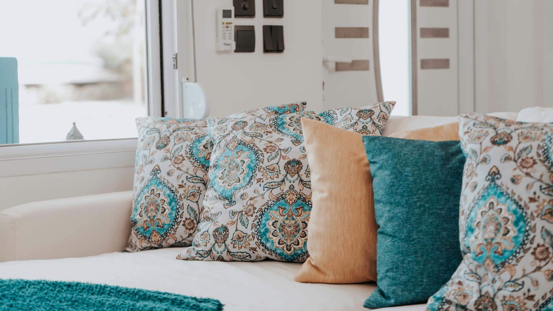 How to create eye-catching cushions at home