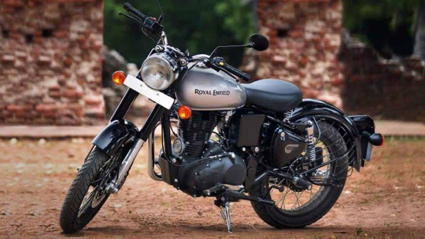 The bike has an analog instrument console and halogen headlight The bike has an analog instrument console and halogen headlight