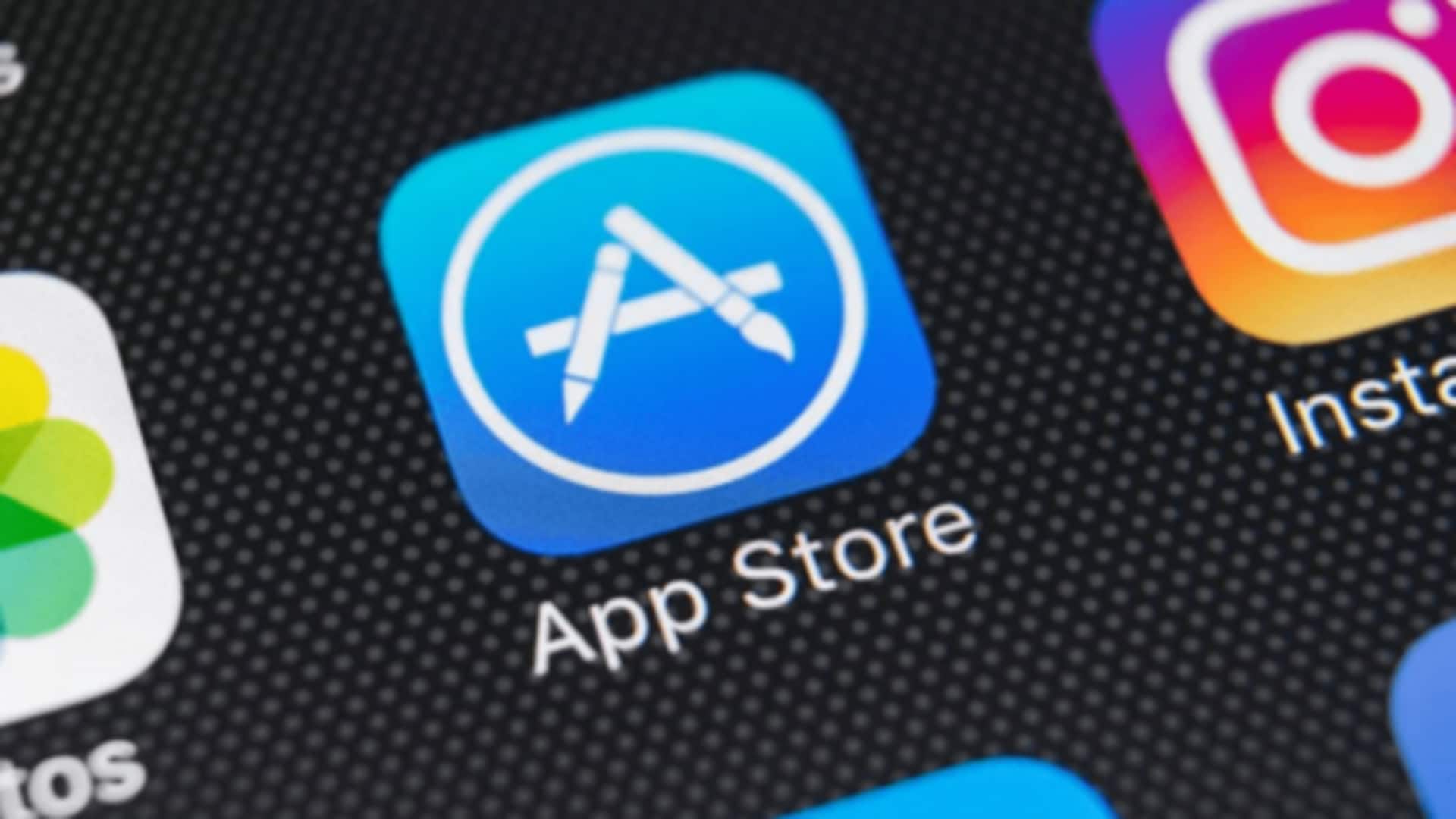 Apple sued after fake Bitcoin wallet costs users $1.8M