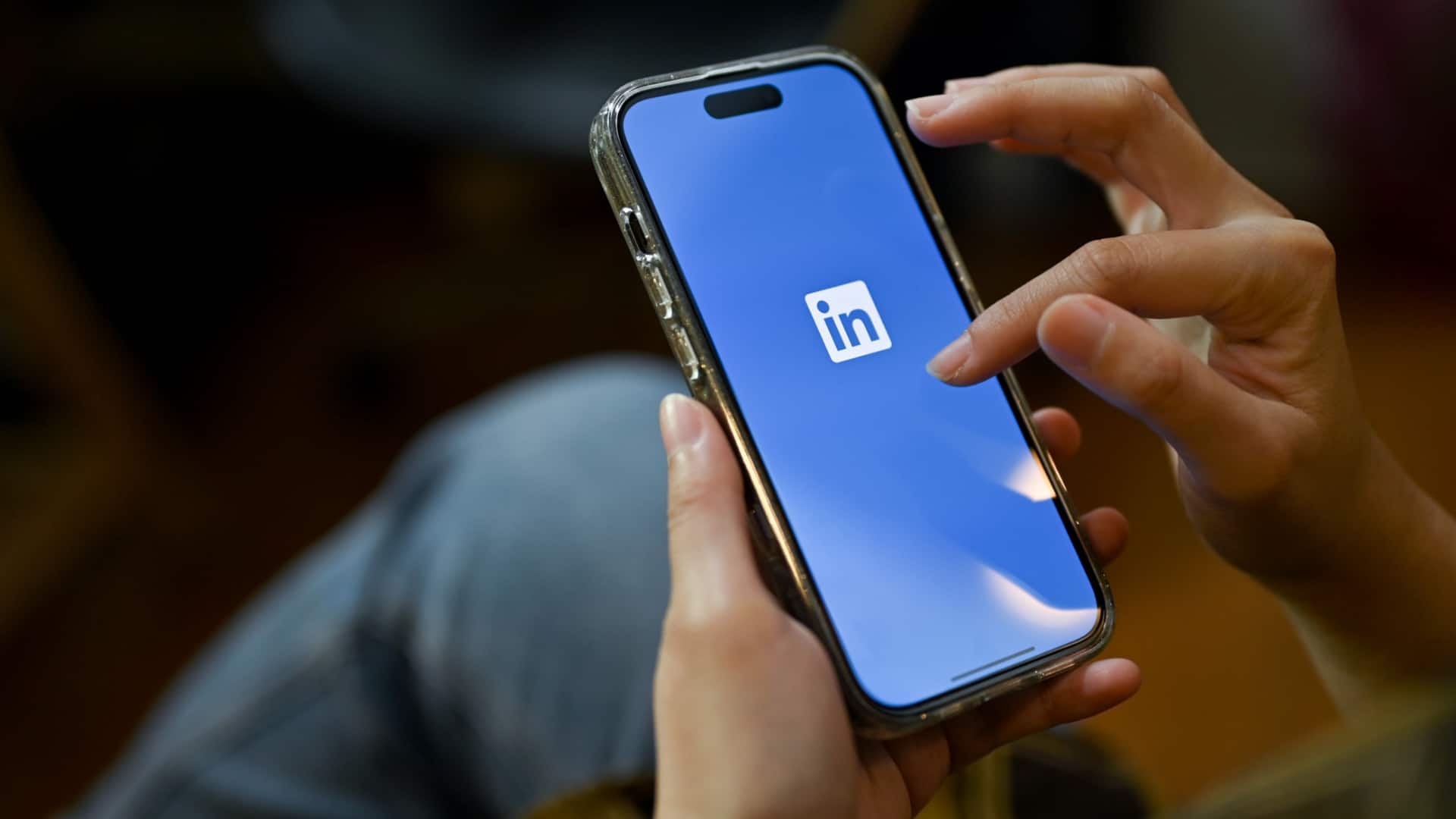 LinkedIn celebrates 1bn members, announces AI tools for job seekers