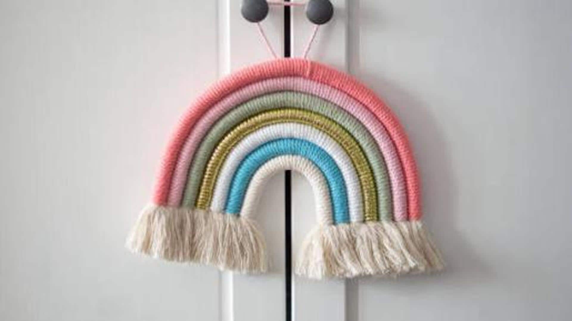 How to make macrame art with fabric scraps