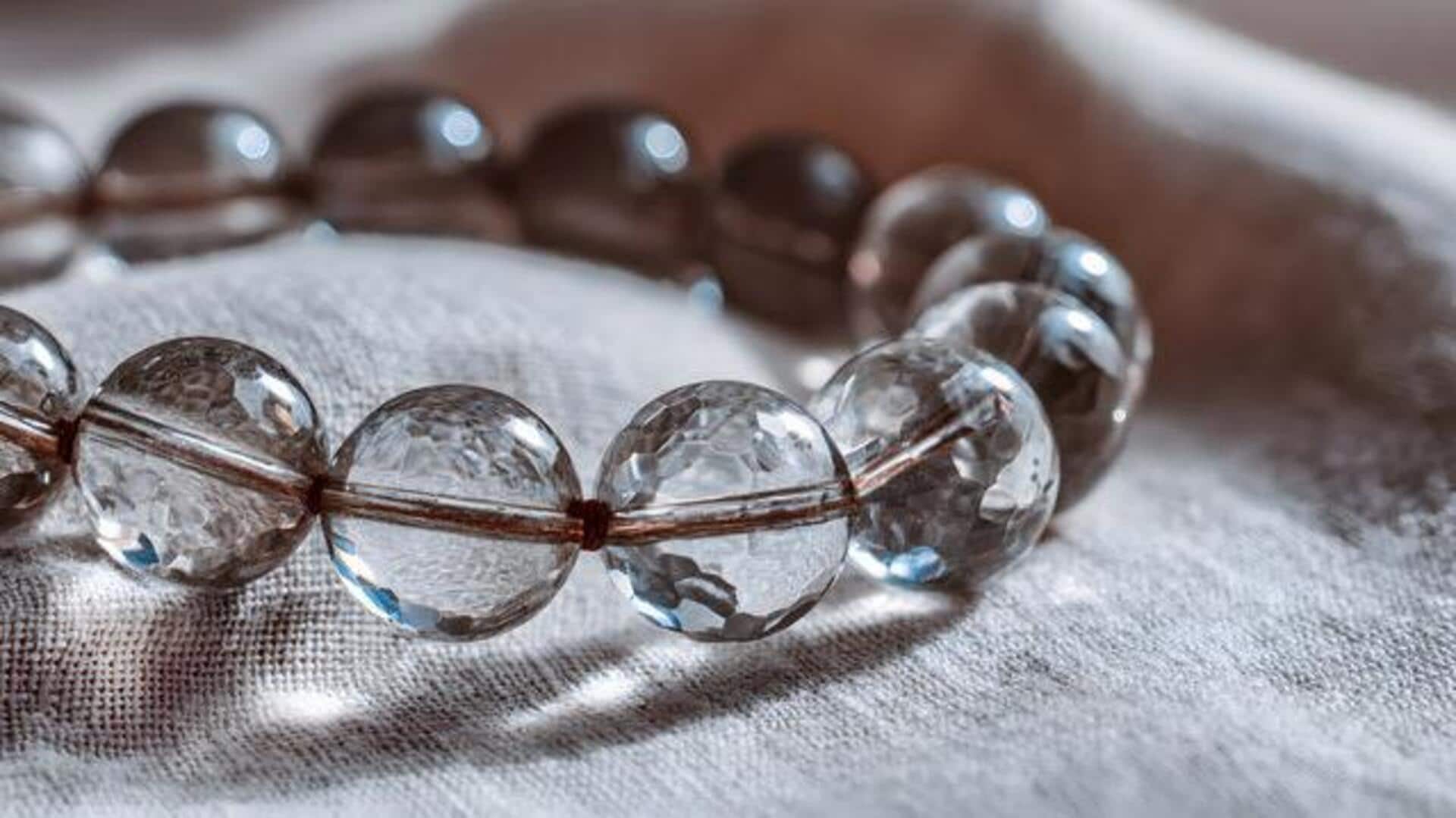 How artisans make jewelry from recycled glass  
