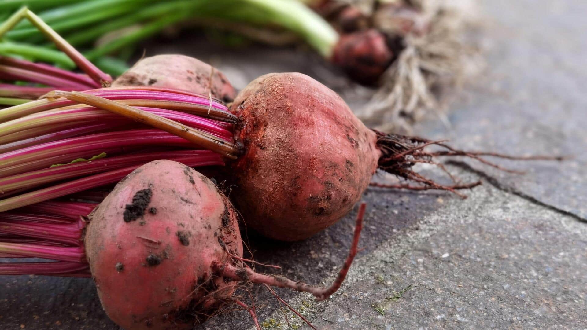 Beetroot v/s spinach: Which vegetable packs more nutrition?