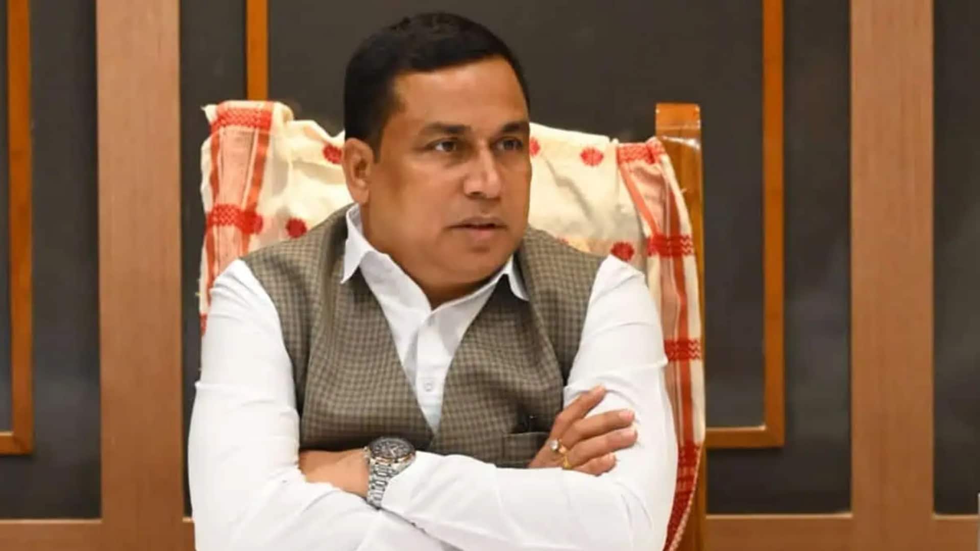 El ministro de Assam se disculpa por la burla de la 'persona de clase baja' en el periodista El ministro de Assam se disculpa por la burla de la 'persona de clase baja' en el periodista