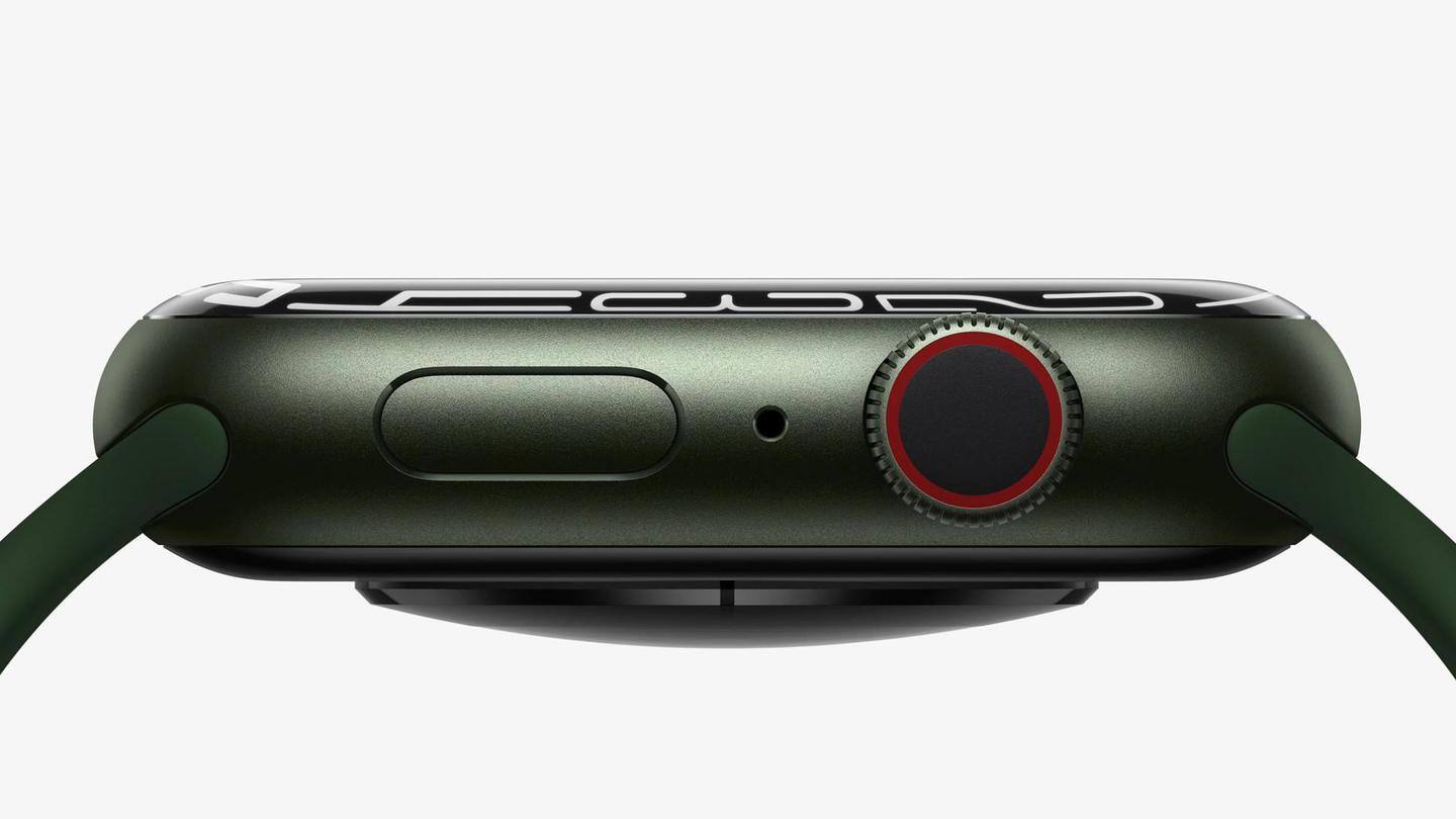 The wearable lets you take an ECG The wearable lets you take an ECG