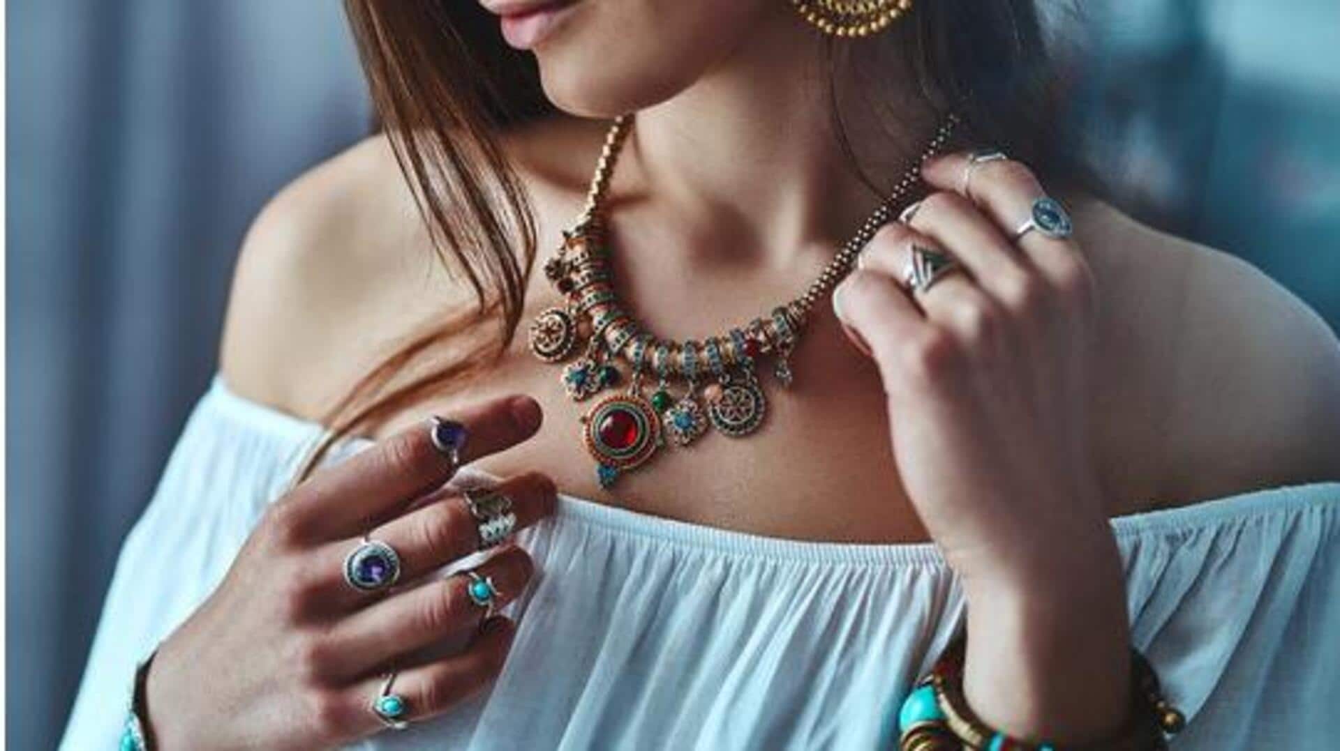 How to style traditional jewelry like a pro