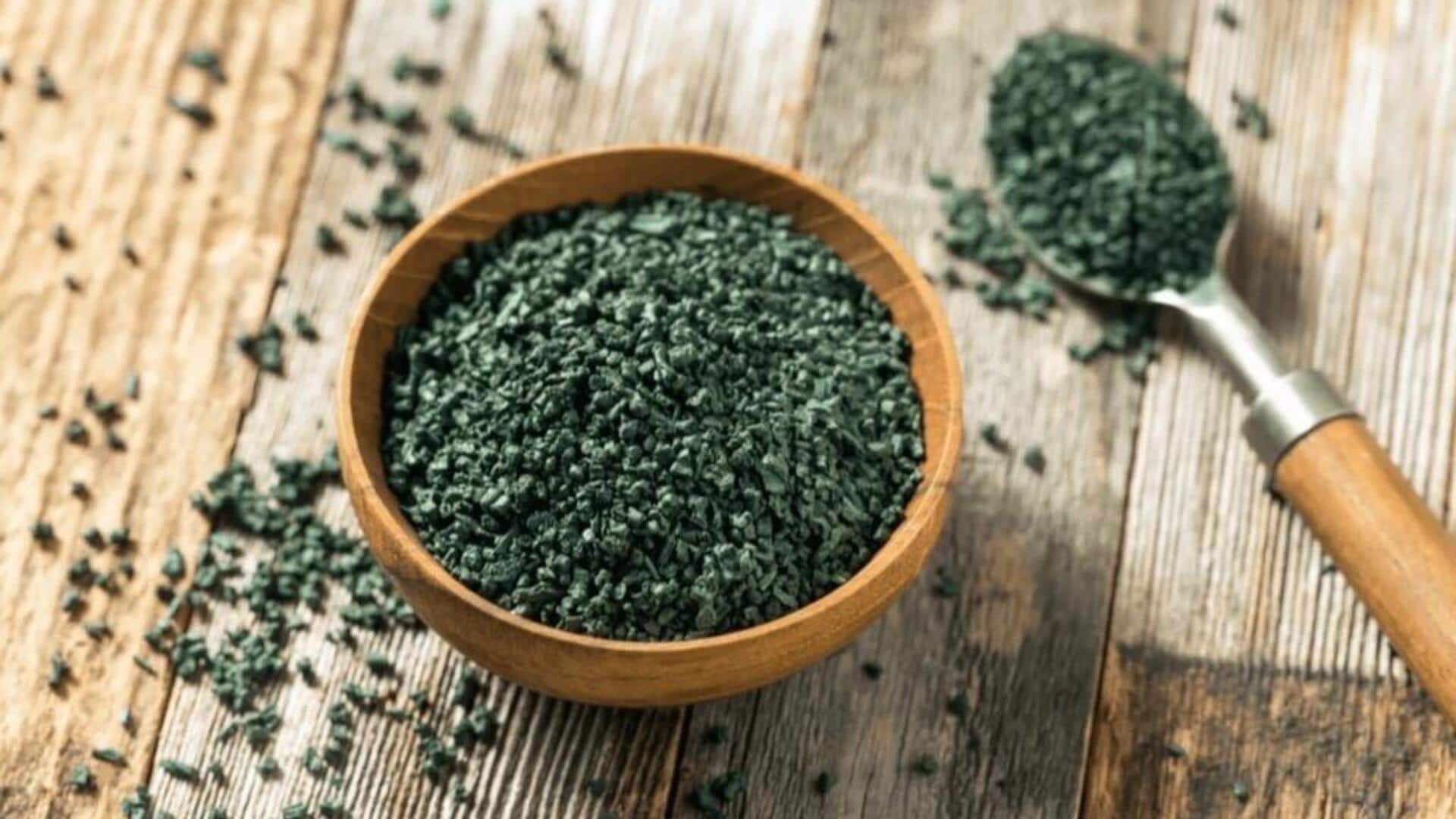 Enhance your meals with spirulina flakes
