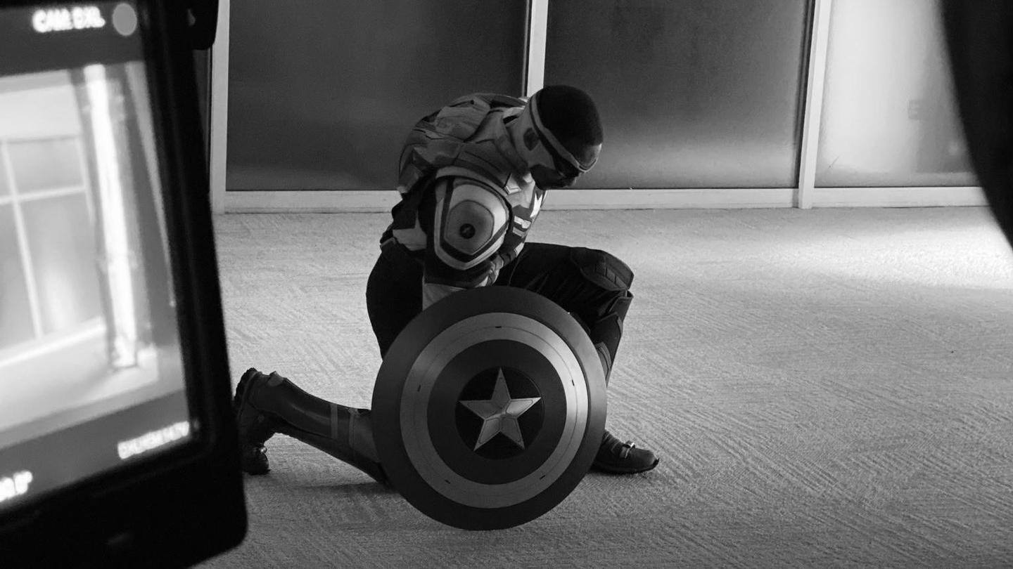 Fans miss Steve Rogers but they also love Sam Wilson Fans miss Steve Rogers but they also love Sam Wilson