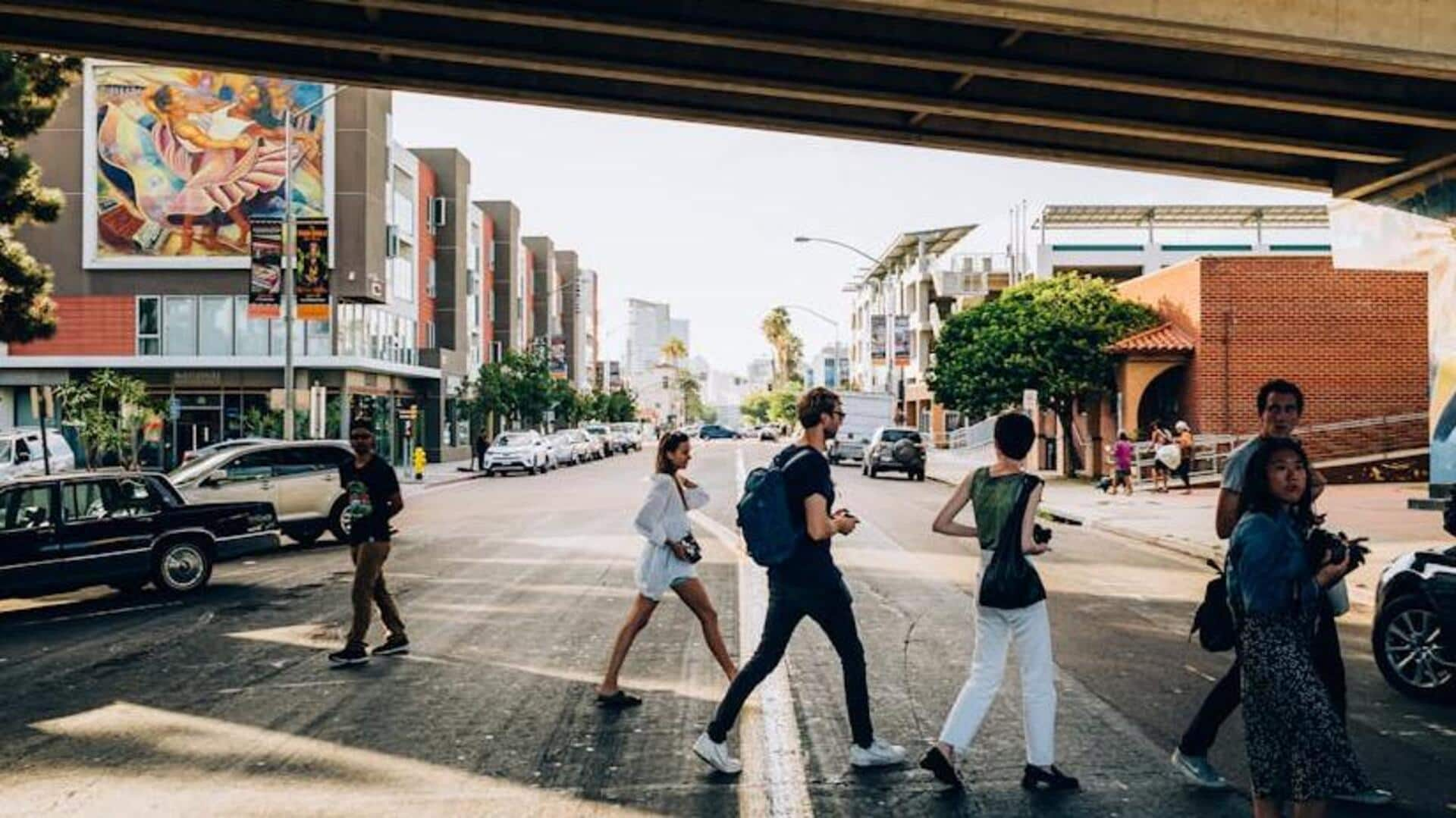 Etiquette for using pedestrian walkways and bridges