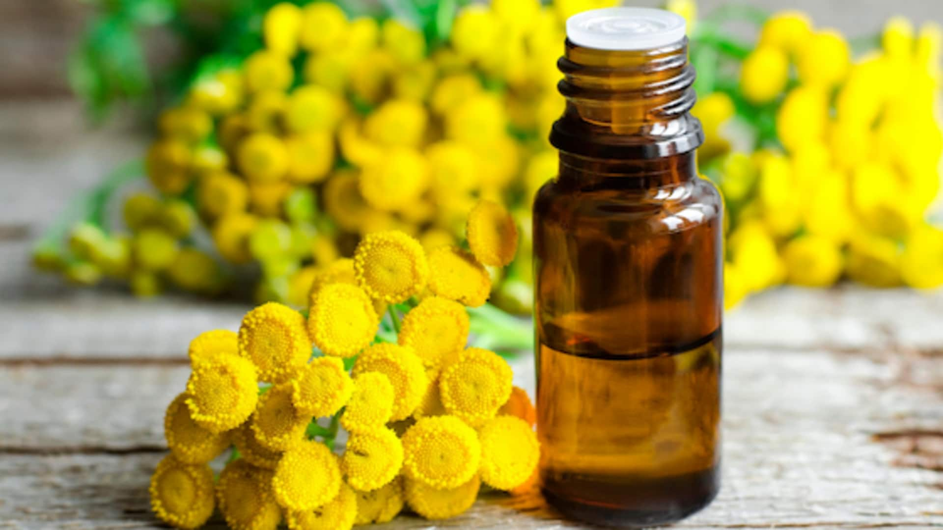 Enhancing relaxing baths with blue tansy oil