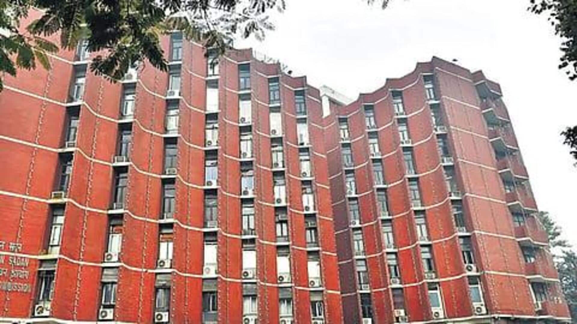 BJP, Mamata react to report on 'dissent' within ECI  
