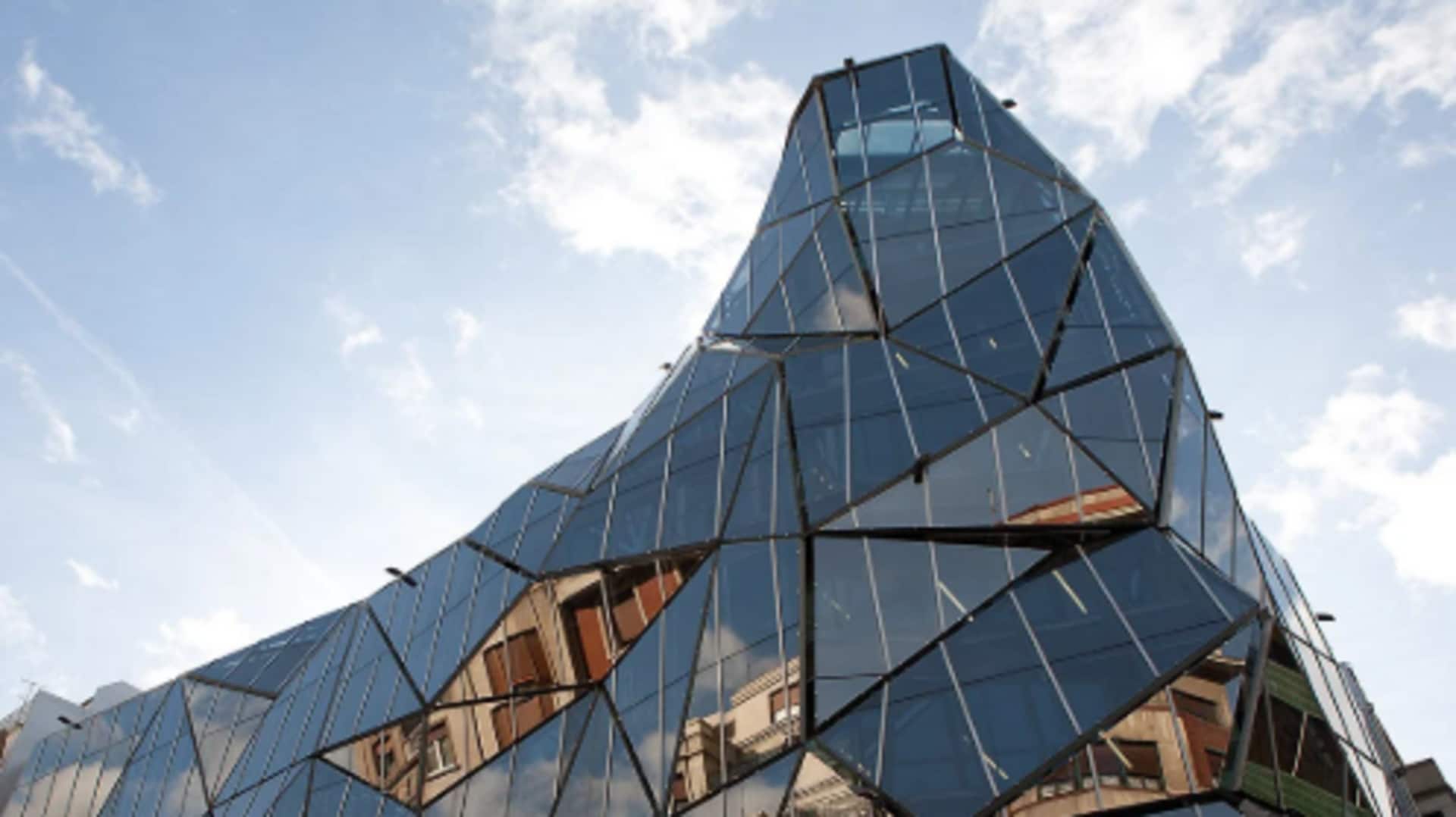 Discover the art of origami architecture Discover the art of origami architecture