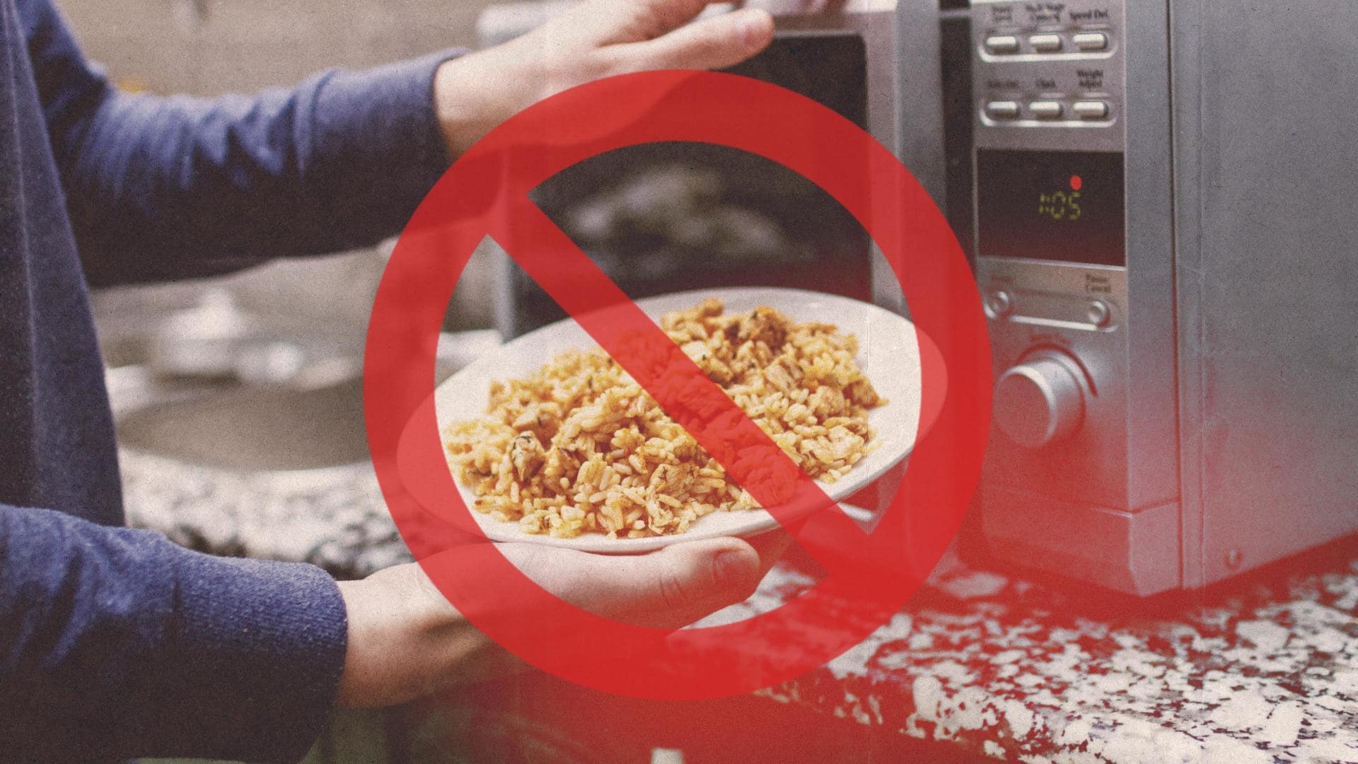 Don't ever reheat these foods in the microwave oven