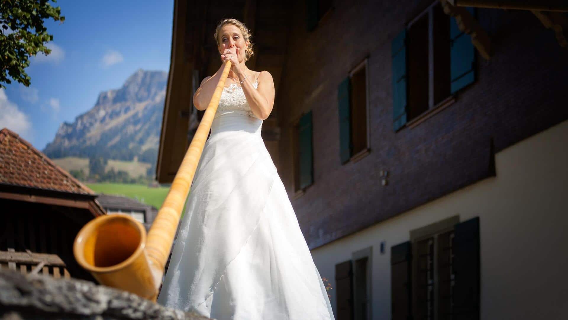 These Swiss wedding traditions are so interesting!