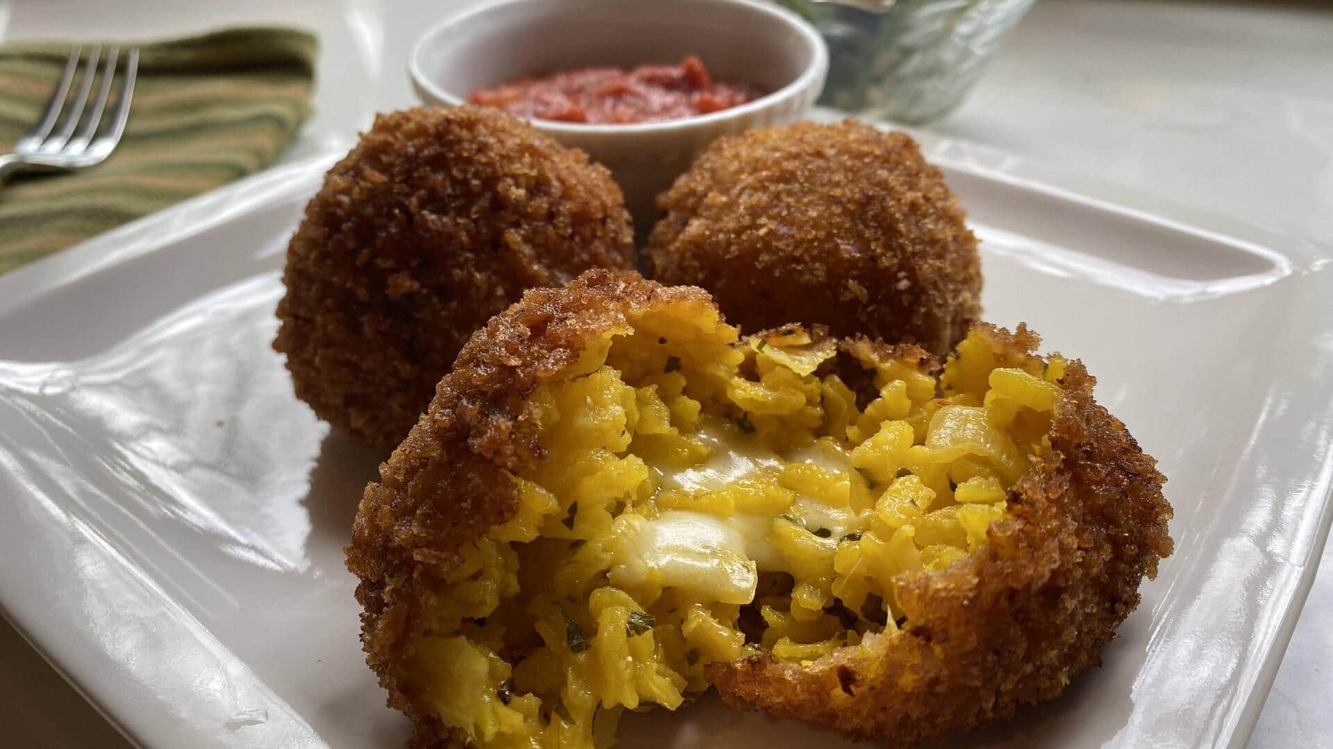 How to make the Italian snack arancini?