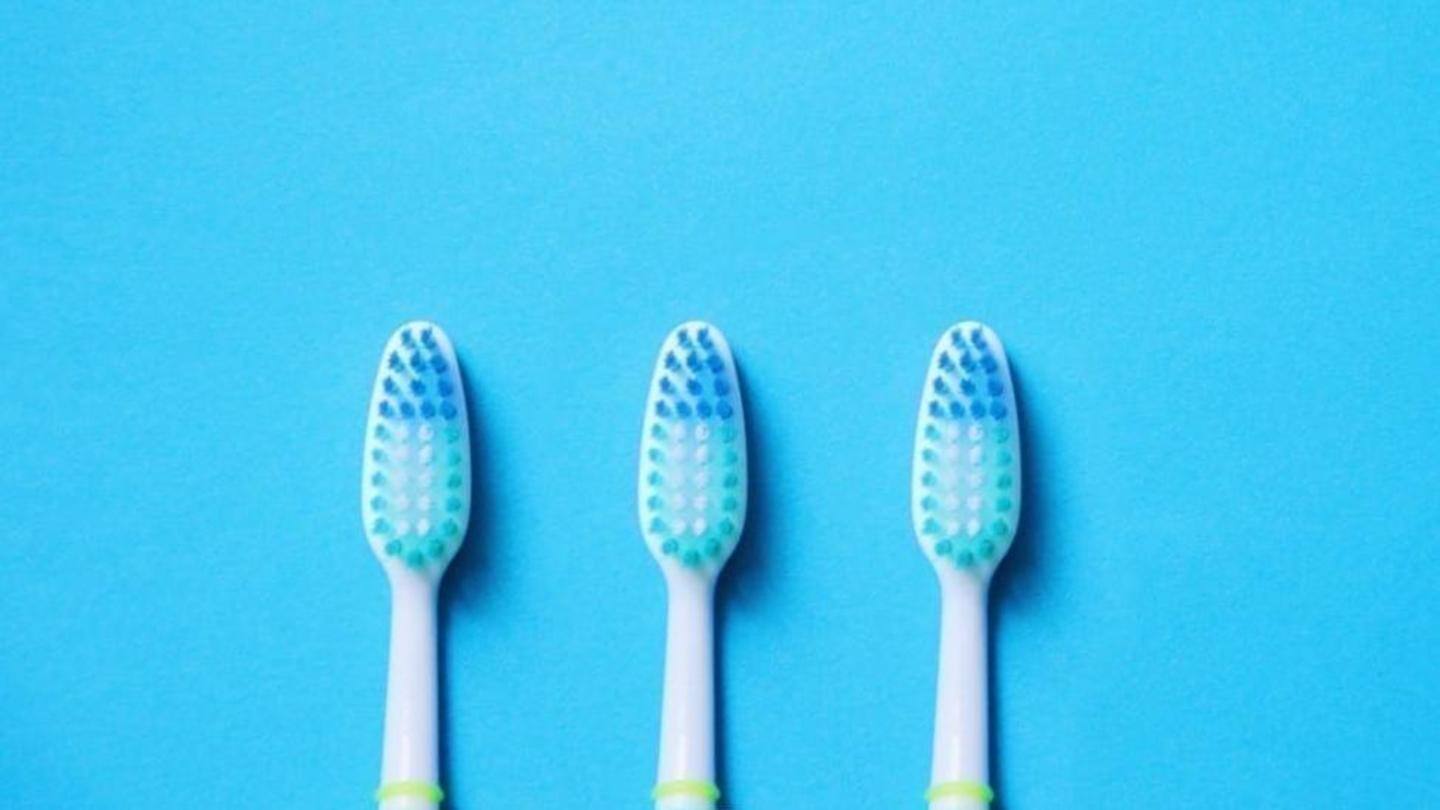 Using the same toothbrush for a long time Using the same toothbrush for a long time