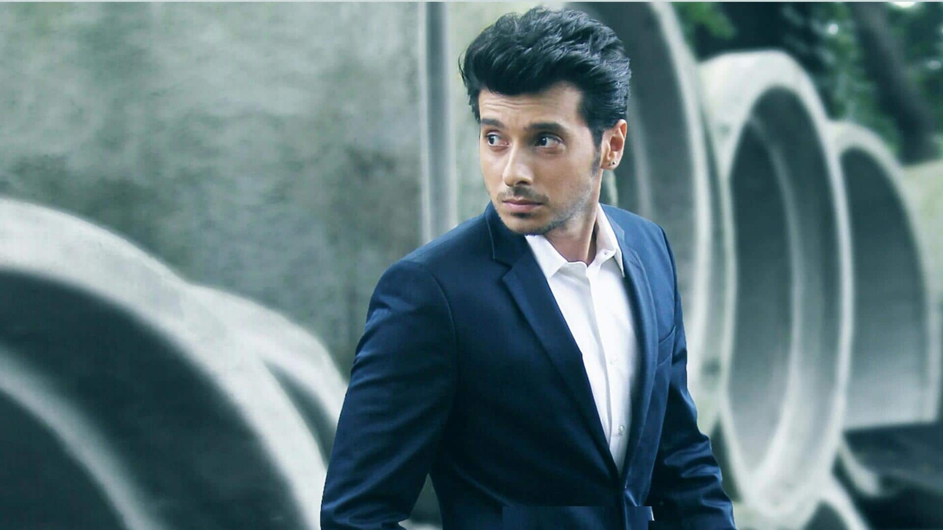 'Same coin...': Divyenndu on playing a gangster and a cop 