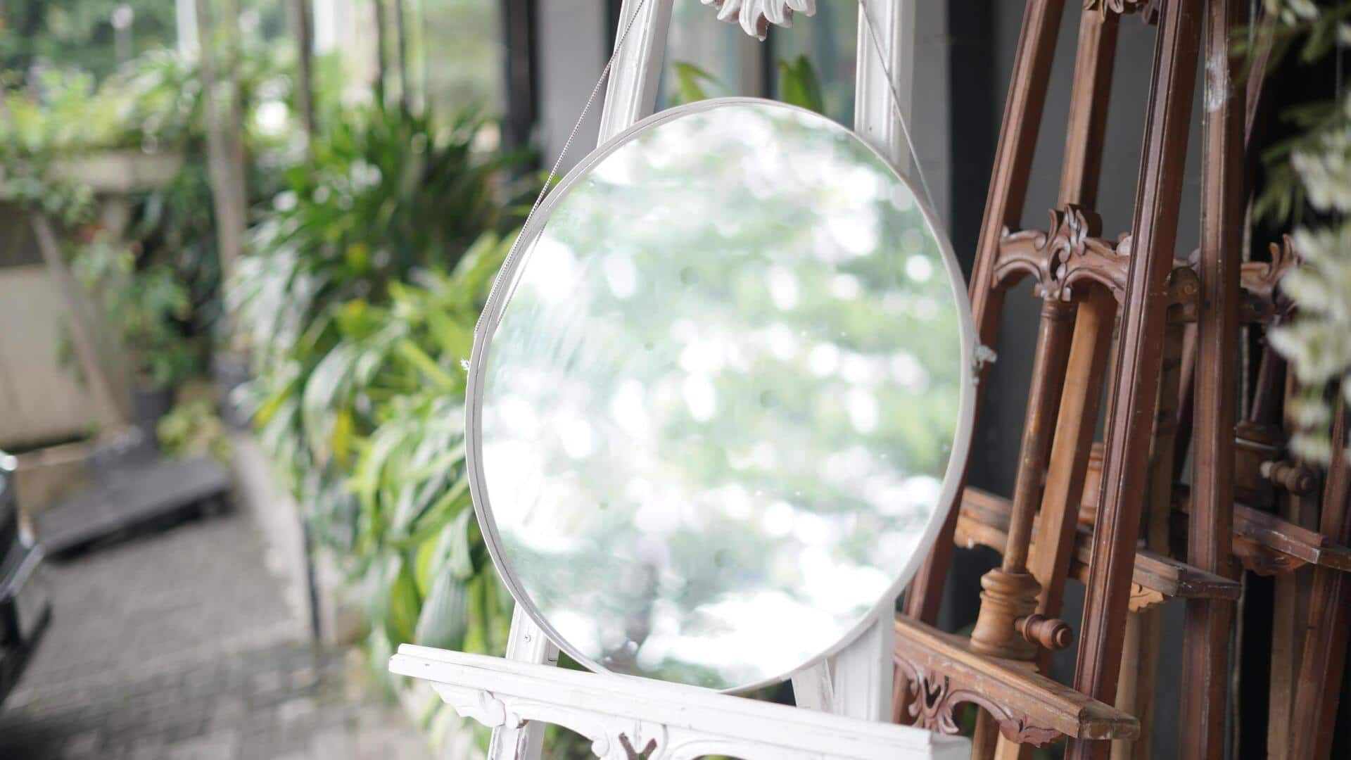 How are mirrors used in wedding rituals around the world