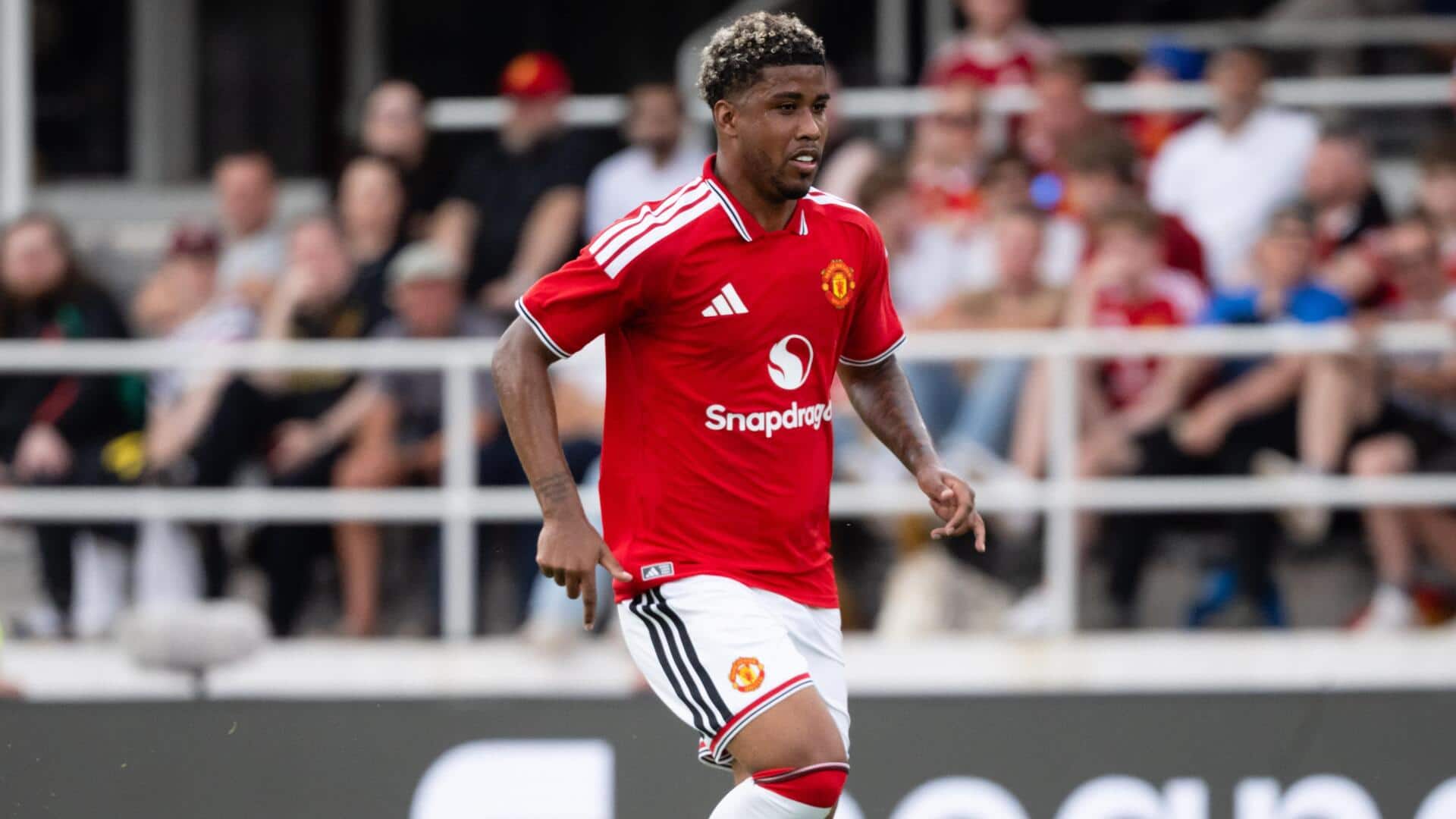 Wrexham hand Manchester United a 0-1 defeat in pre-season