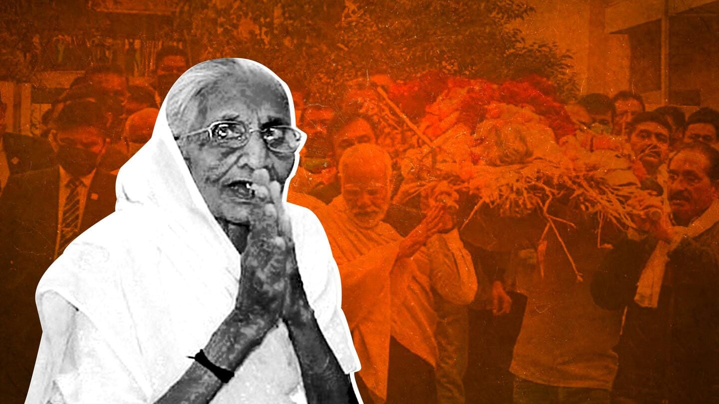 Gandhinagar: Heeraben cremated; PM Modi performs last rites