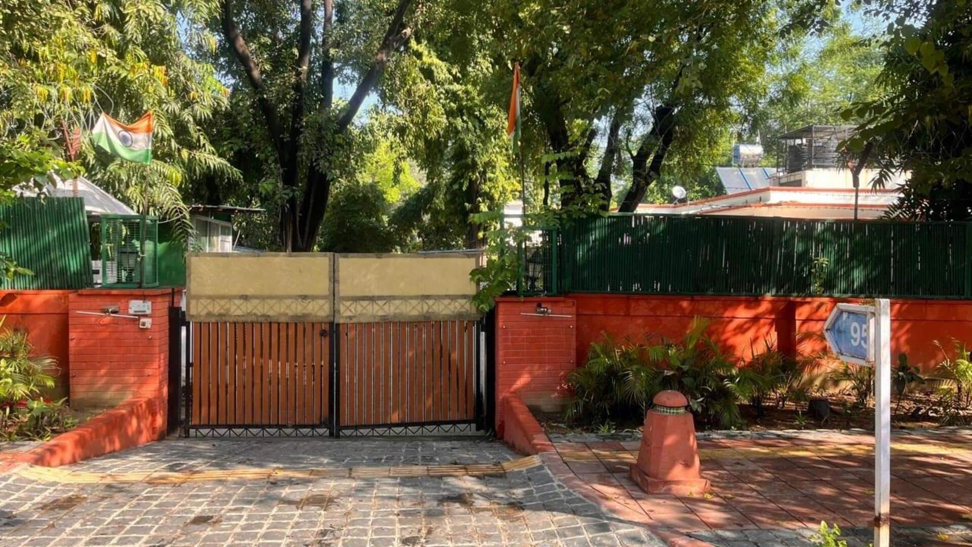 Kejriwal gets bungalow after year-long wait; neighbors include Shashi Tharoor 