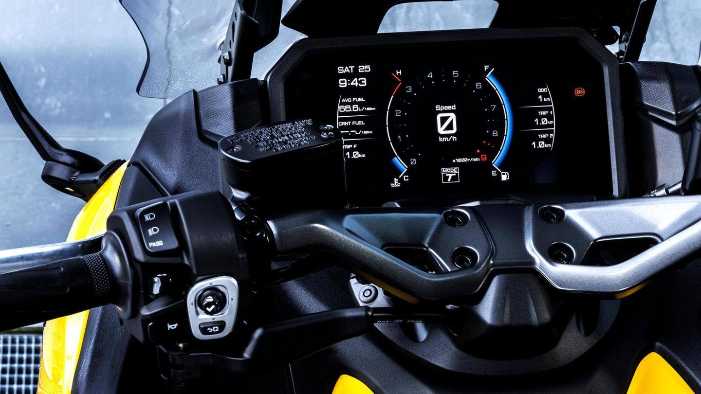 The scooter has alloy wheels and Bluetooth support The scooter has alloy wheels and Bluetooth support