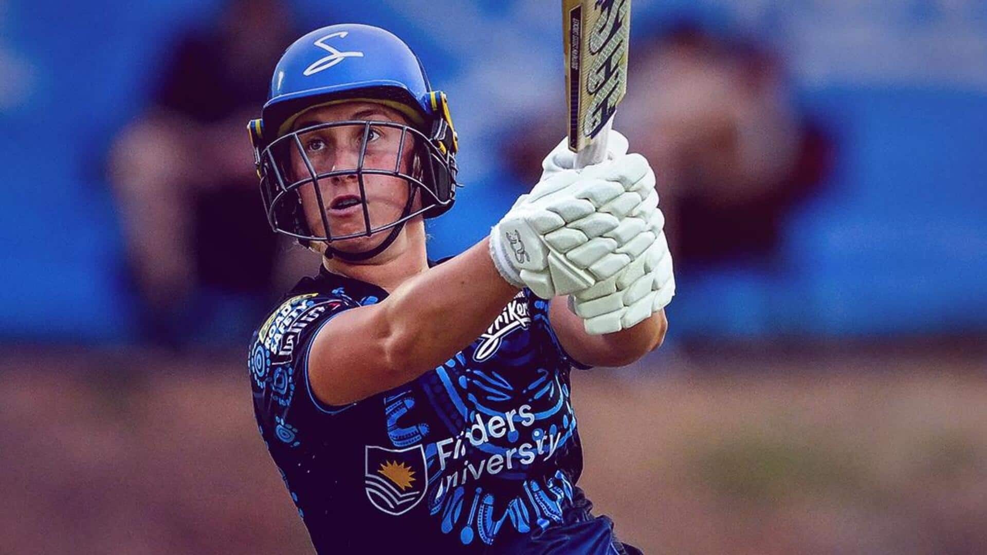 WBBL match abandoned after ball rolled into pitch, creating hole