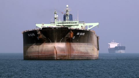 US temporarily lifts sanctions on Iranian oil at sea