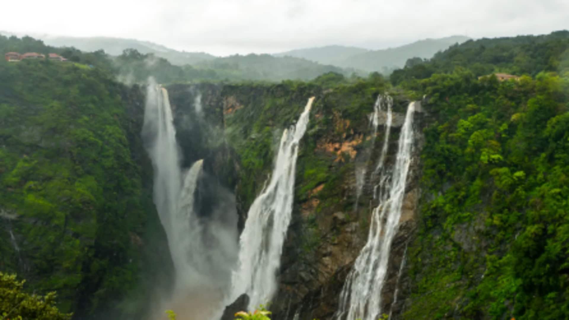 Unforgettable lakeside stops to visit in Karnataka