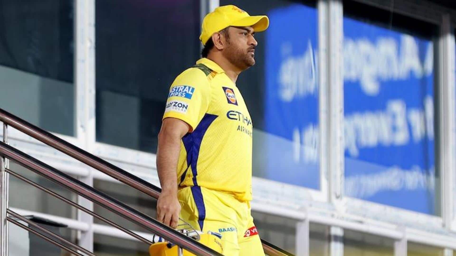 'MS Dhoni's fans real, others paid': Former cricketers stir controversy 'MS Dhoni's fans real, others paid': Former cricketers stir controversy