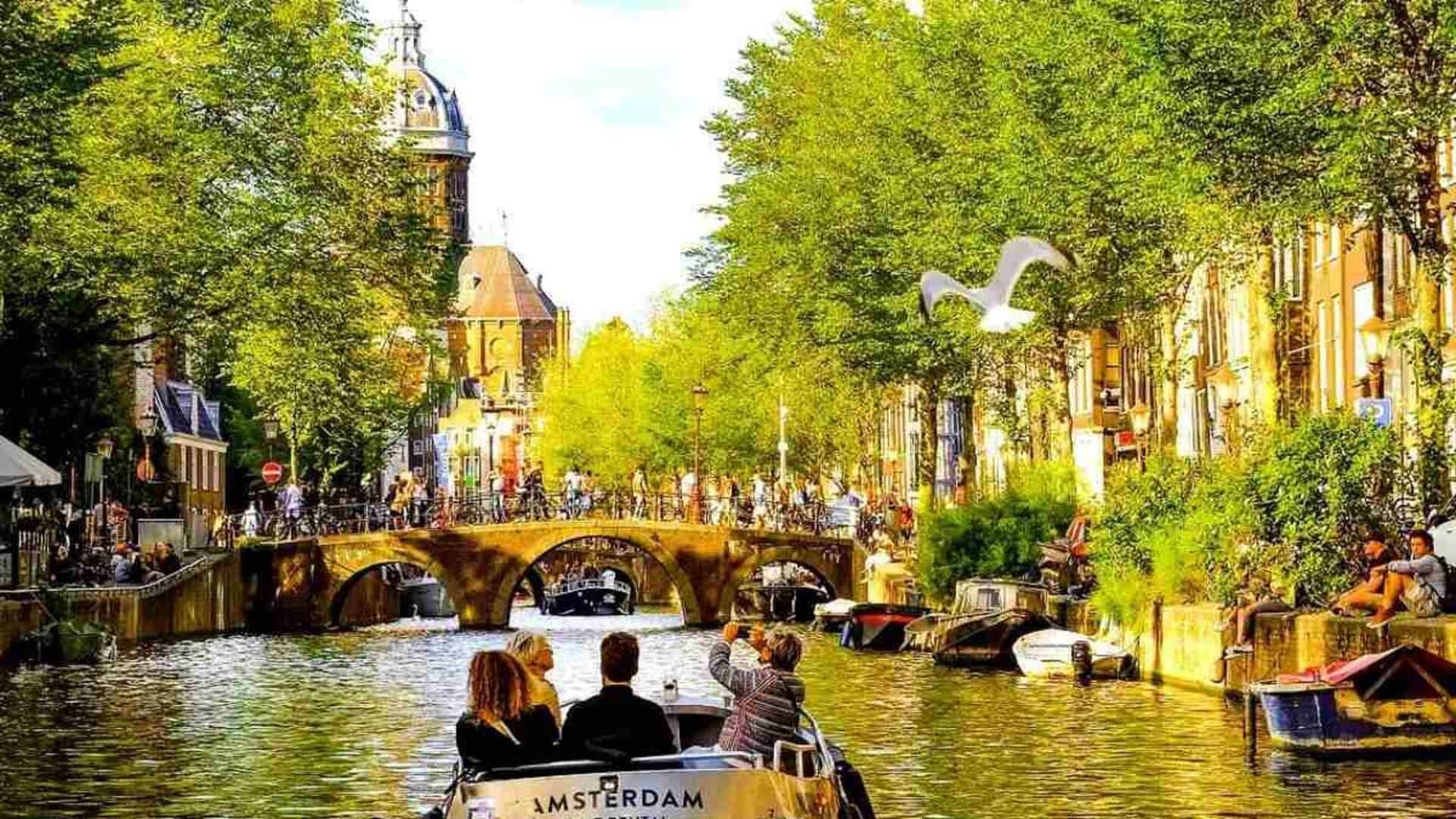 Best way to explore Amsterdam? Try canal bike tours 