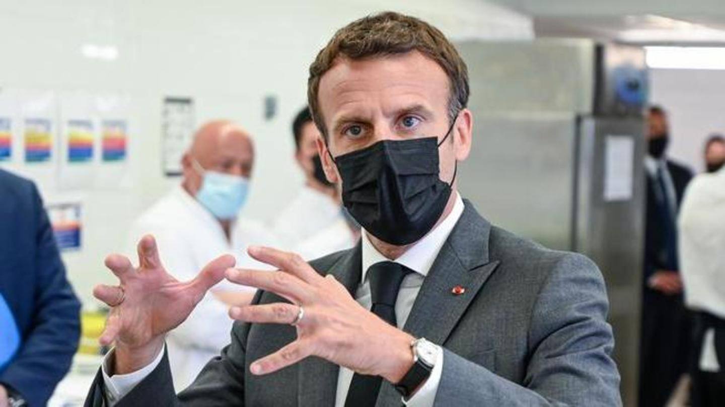 Macron was meeting restaurateurs and students Macron was meeting restaurateurs and students