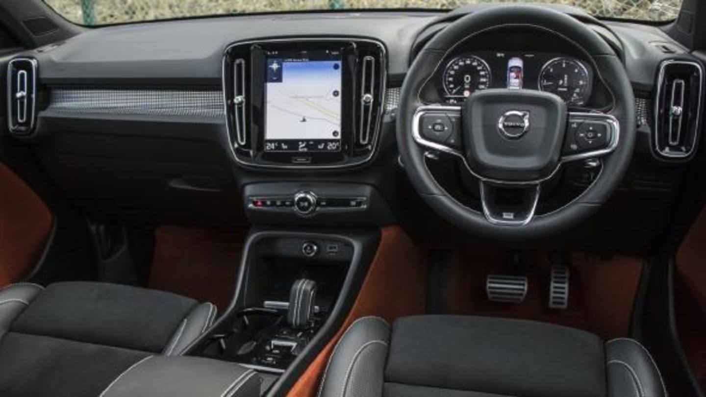 The vehicle offers a panoramic sunroof and heated seats The vehicle offers a panoramic sunroof and heated seats