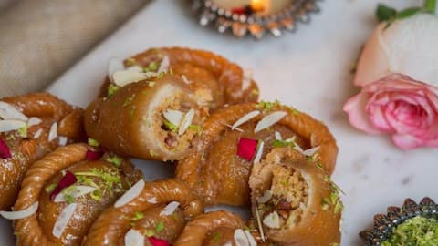 Traditional sweet and savory dishes to celebrate Holi 