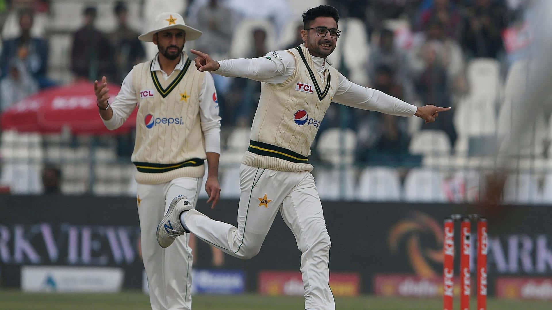 2nd Test, Day 2: England on top versus Pakistan