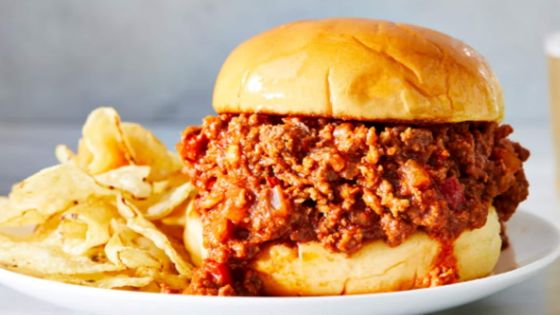 Recipe: Make American vegan sloppy joes at home today