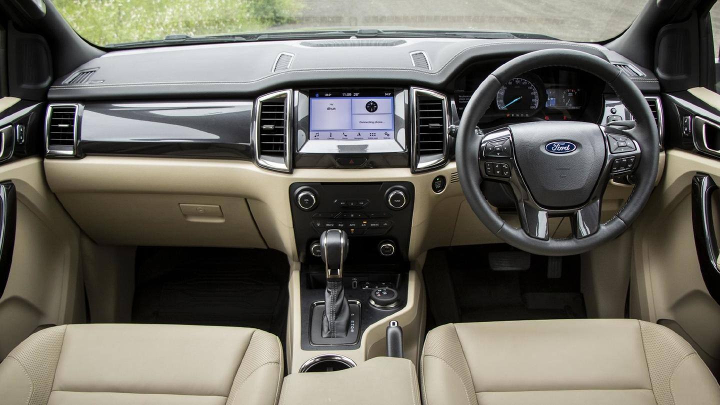 The vehicle has seven airbags and a sunroof The vehicle has seven airbags and a sunroof