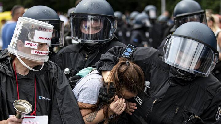 Berlin protesters decry coronavirus measures; 600 detained
