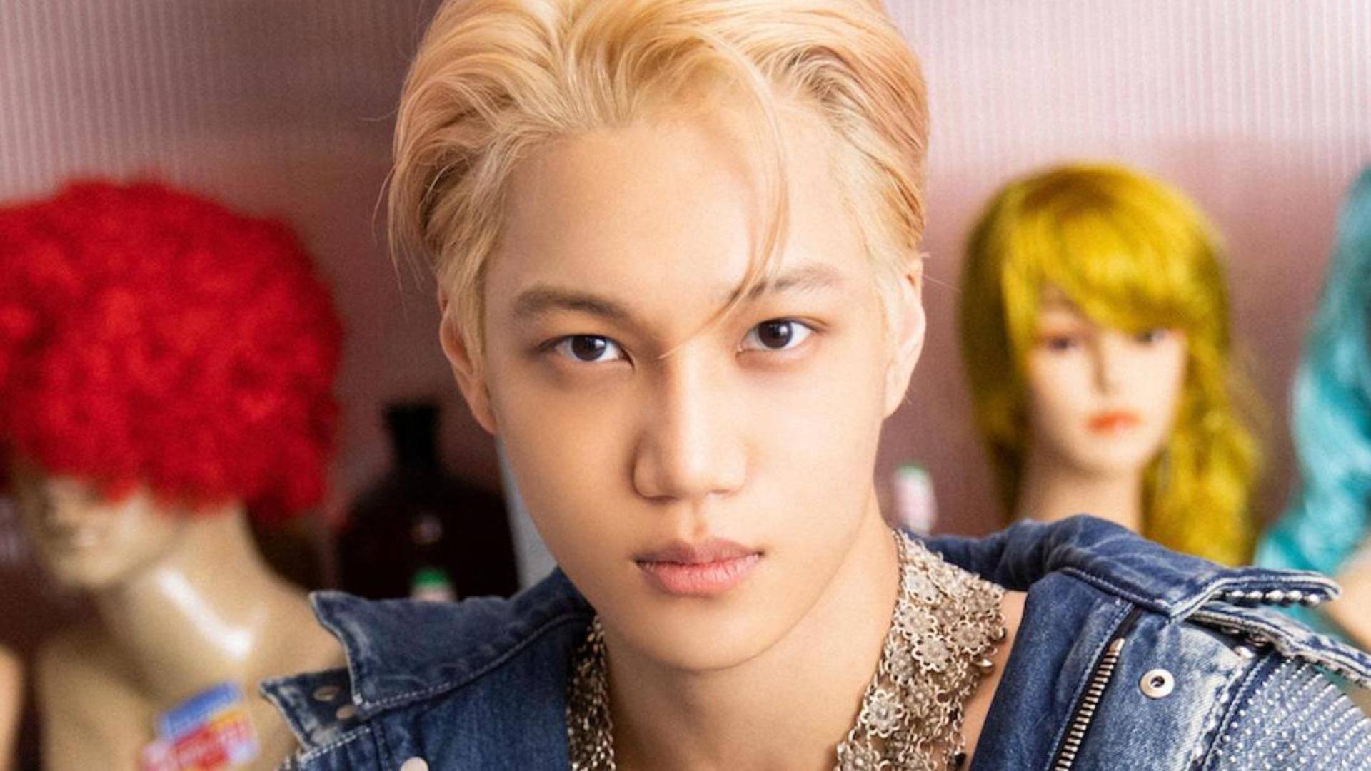 EXO Kai enlists for his mandatory service 