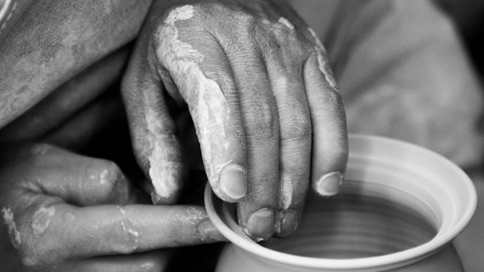 Strengthening wrist with African pottery techniques