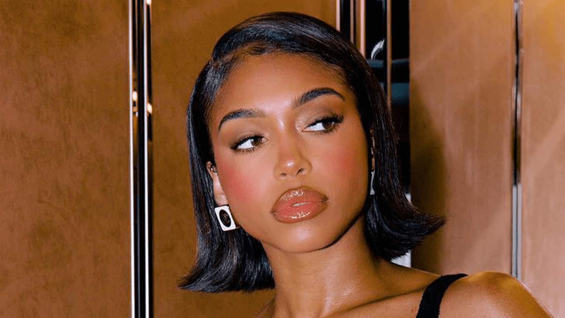 Go for classic hairstyles with flipped-out ends