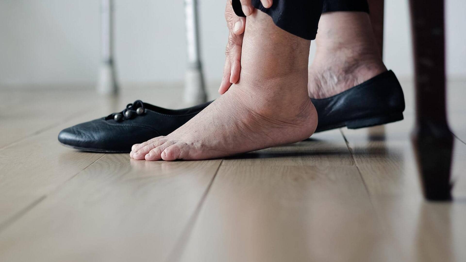 Soothe swollen feet with this simple fennel soak Soothe swollen feet with this simple fennel soak
