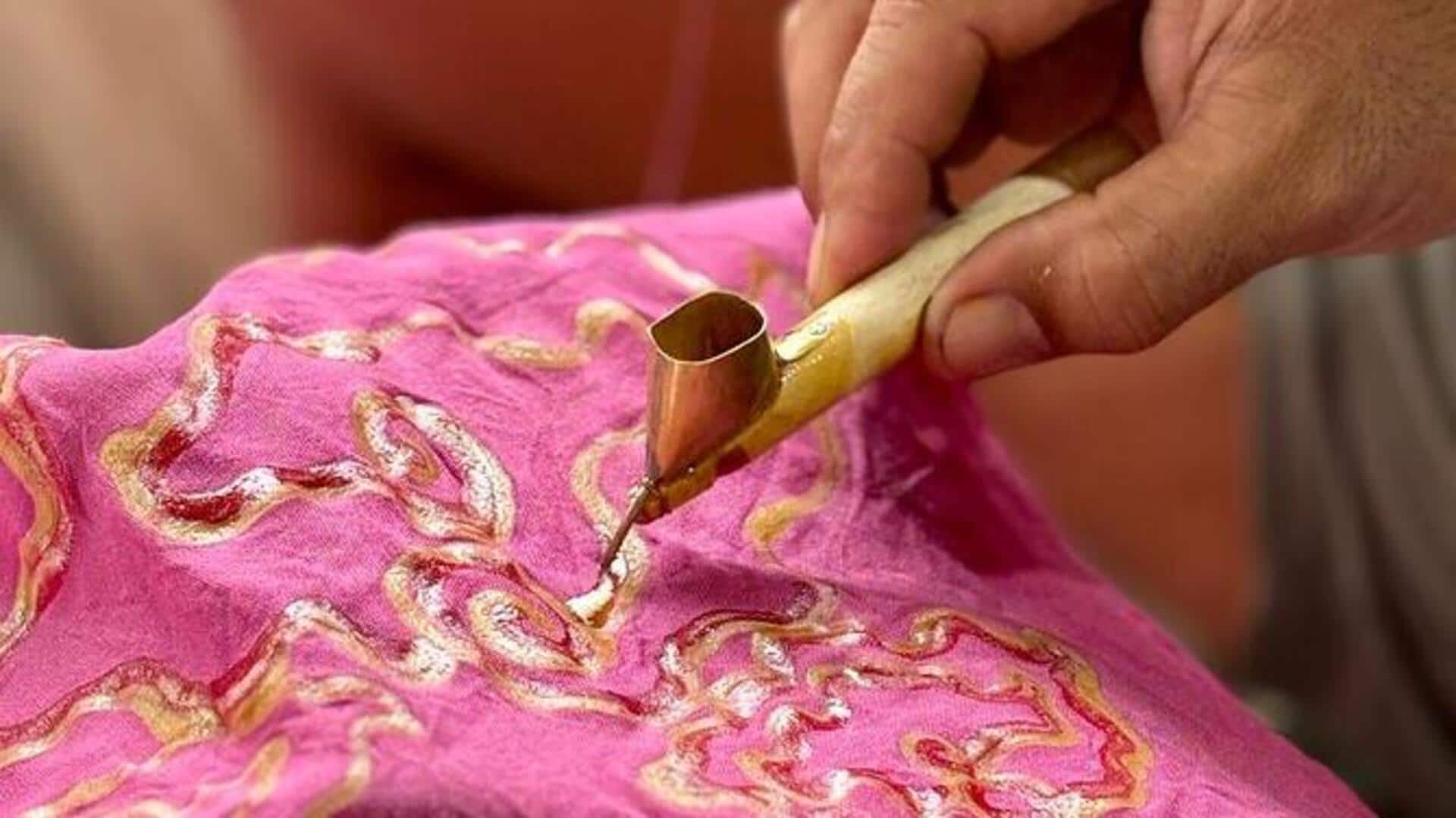 Discover batik: The art of dyeing cloth Discover batik: The art of dyeing cloth