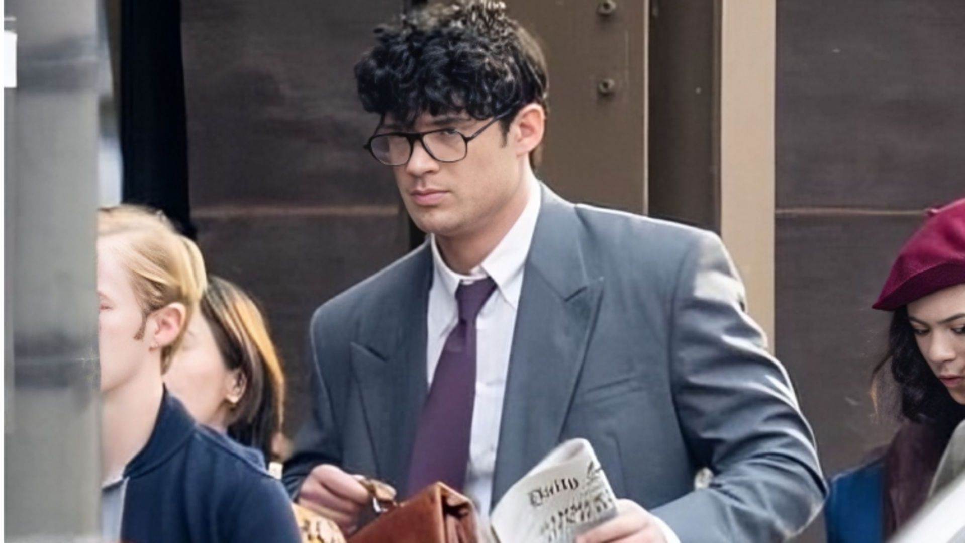 David Corenswet transforms into Clark Kent in on-set 'Superman' pictures